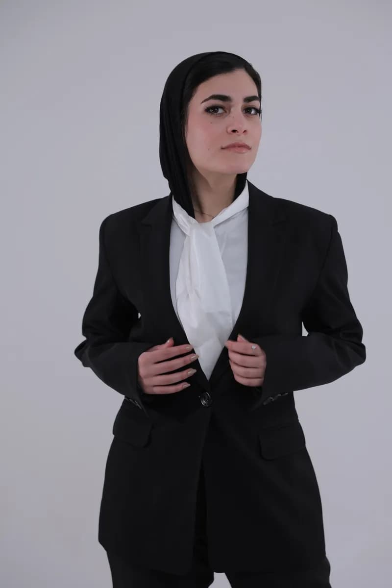 Black Blazer thumbnail 3