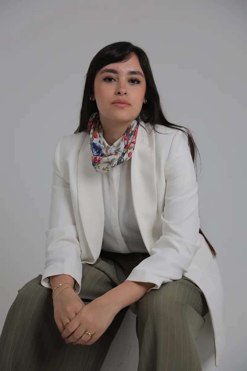 White Blazer thumbnail 4