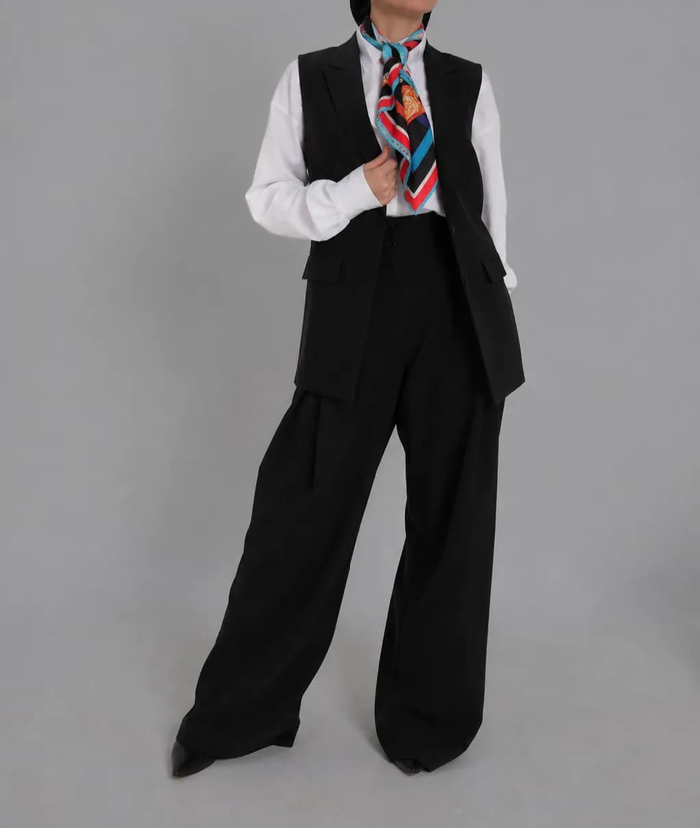 Contour V-Suit